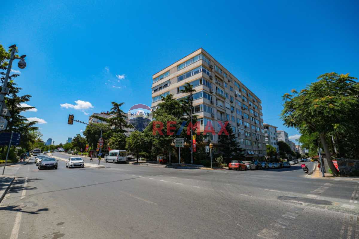 BOĞAZIÇI ÜNIVERSITESI VE METRO YANIBAŞINDA FIRSAT SATILIK DAIRE