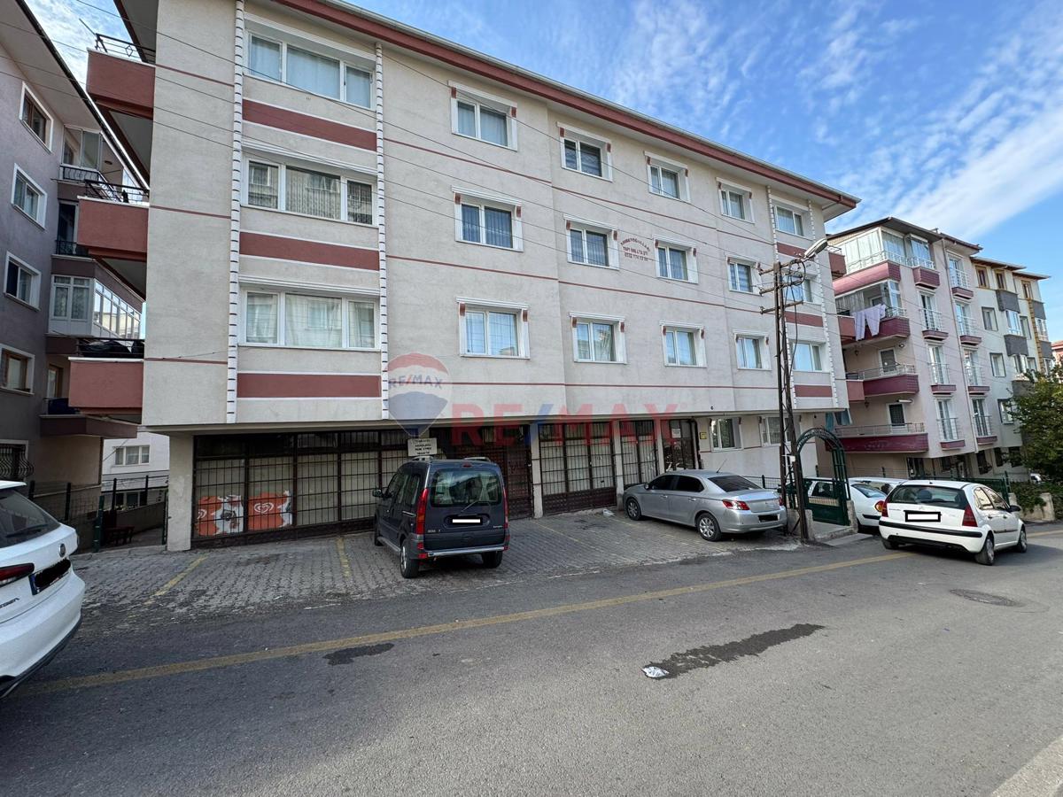 ETIMESGUT İSTASYON MAHALLESINDE SATILIK 70M2 DÜKKAN