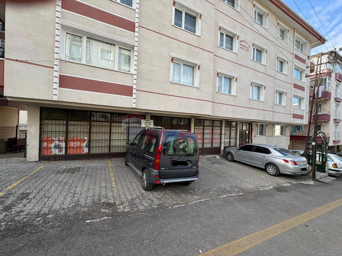 ETIMESGUT İSTASYON MAHALLESINDE SATILIK 70M2 DÜKKAN