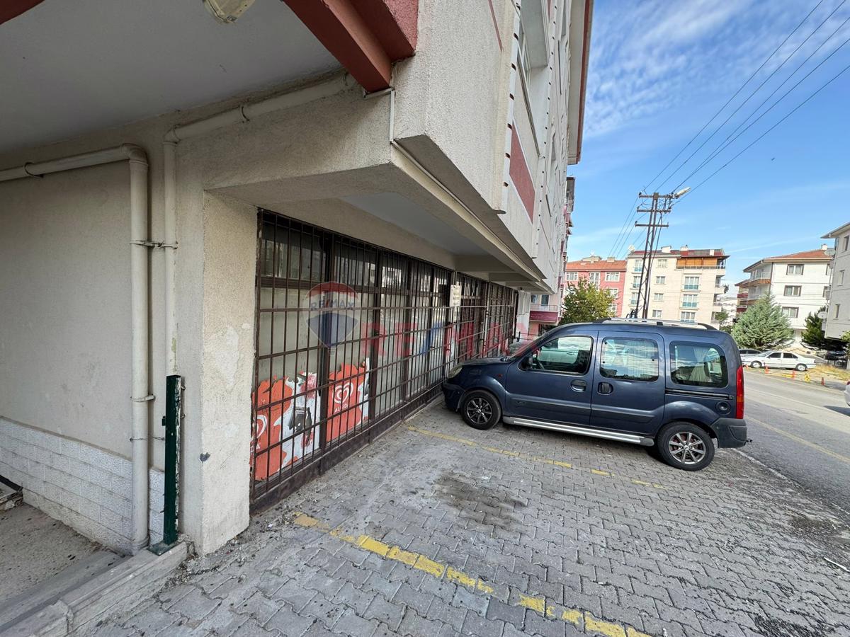 ETIMESGUT İSTASYON MAHALLESINDE SATILIK 70M2 DÜKKAN