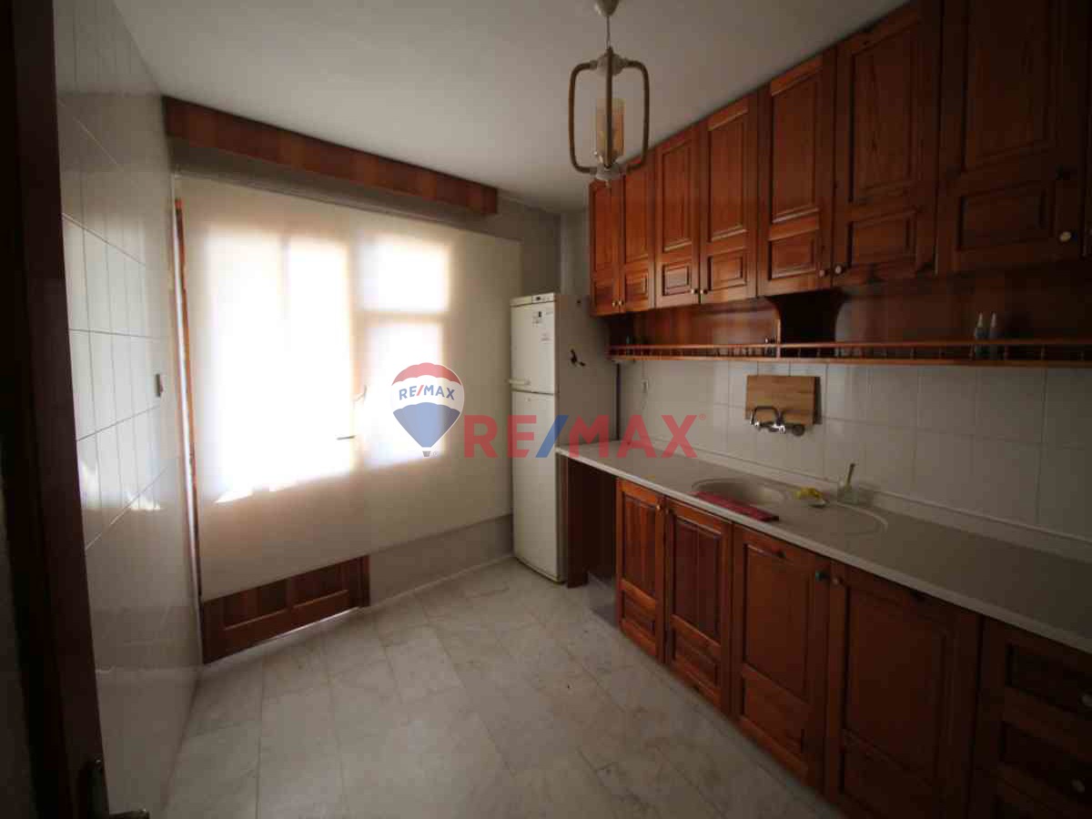 DIDIM ÇAMLIK MAHALLESI'NDE ALTINKUM PLAJI'NIN BIR SOKAK GERISINDE SATILIK DENIZ MANZARALI BINA