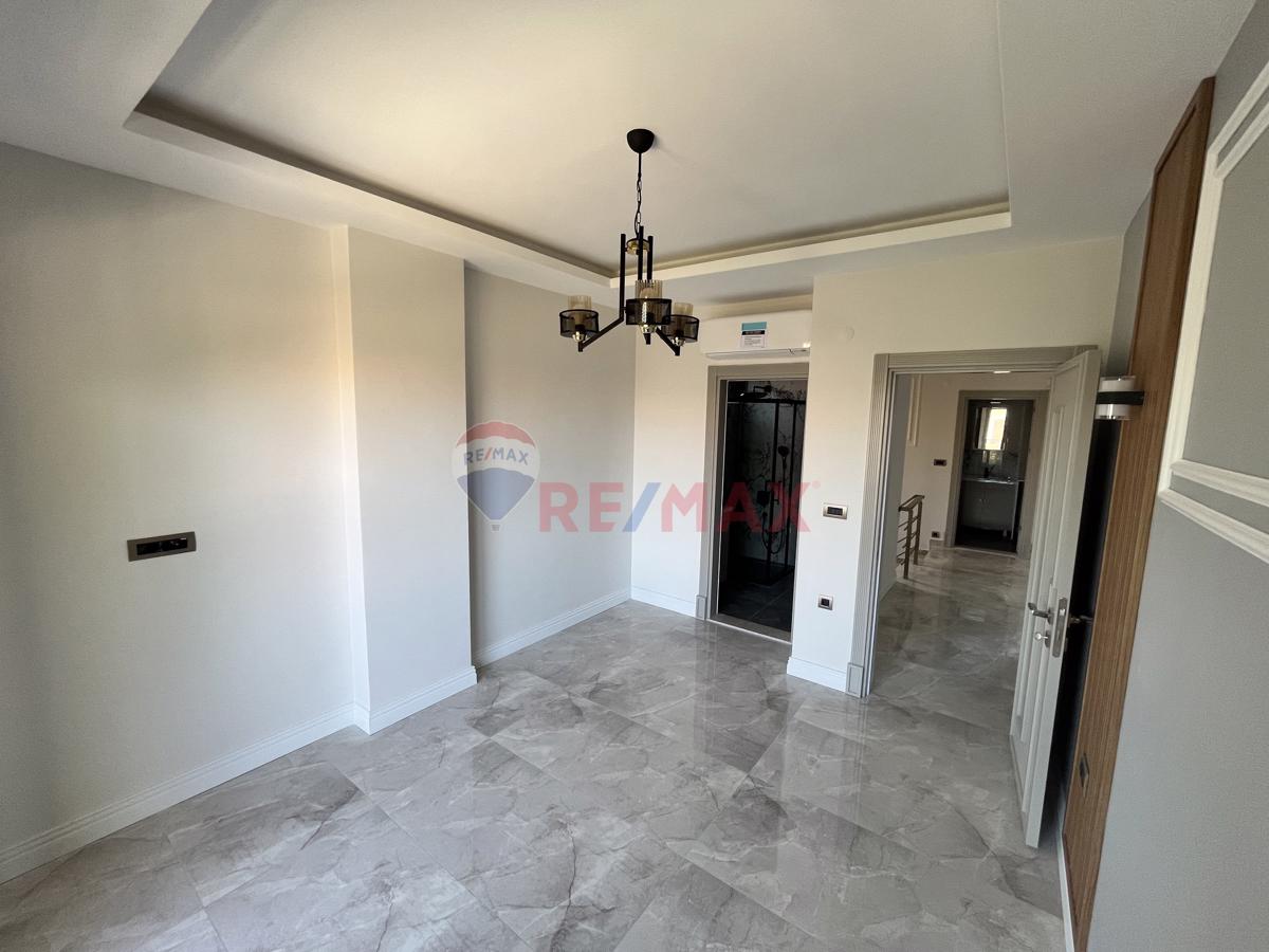 AYVALIK CUNDA ADASINDA  AKILLI SISTEM HAVUZLU 3+1 MÜSTAKIL SATILIK VILLA