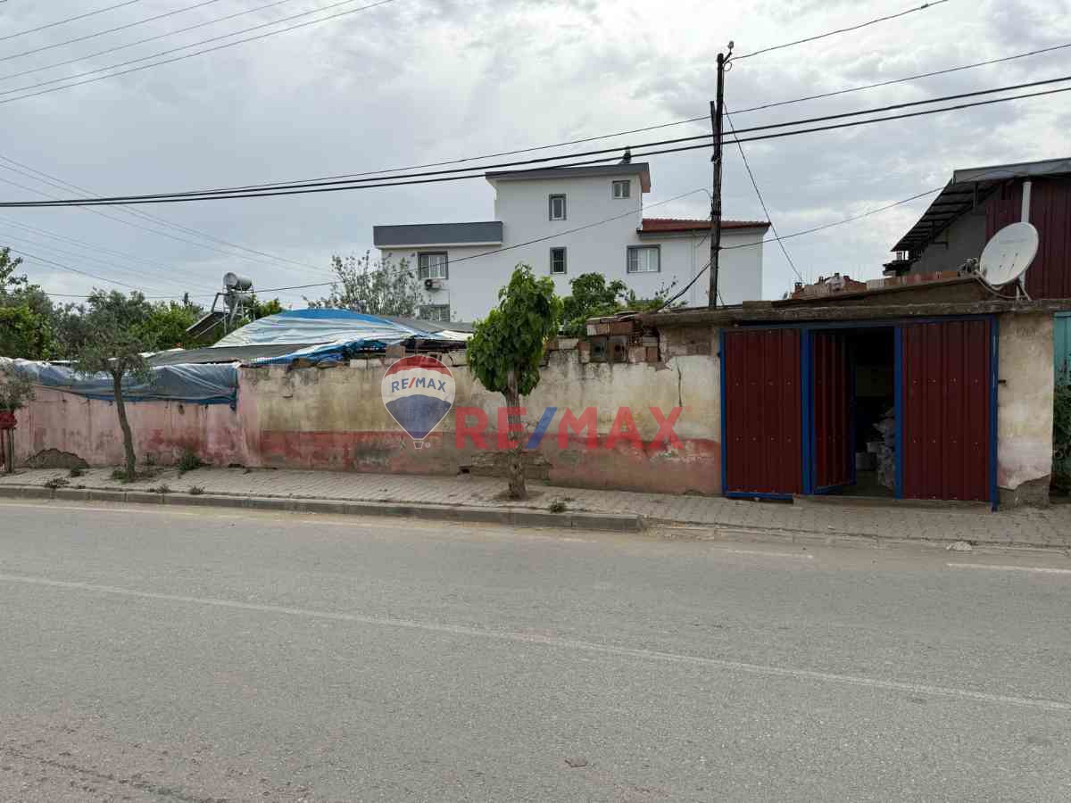 ÖDEMIŞ HÜRRIYET MAHALLESI’NDE 305 M² ARSA İÇINDE 2 TAŞ MÜSTAKIL EV – YATIRIMLIK FIRSAT!