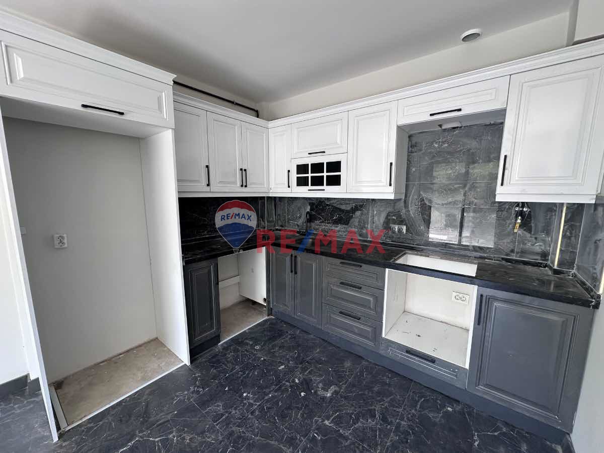 İNCESU' DA SATILIK DOĞA MANZARALI ANA YOLA CEPHE GENİŞ LÜKS 1+1