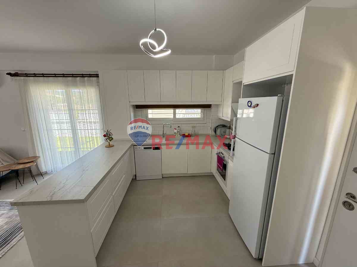 URLA ZEYTINLERDE ÖZEL HAVUZLU SIFIR EŞYALI KIRALIK VILLA