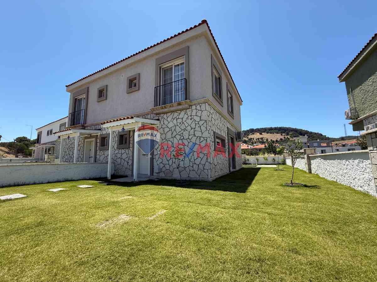 URLA ZEYTINLERDE ÖZEL HAVUZLU SIFIR EŞYALI KIRALIK VILLA