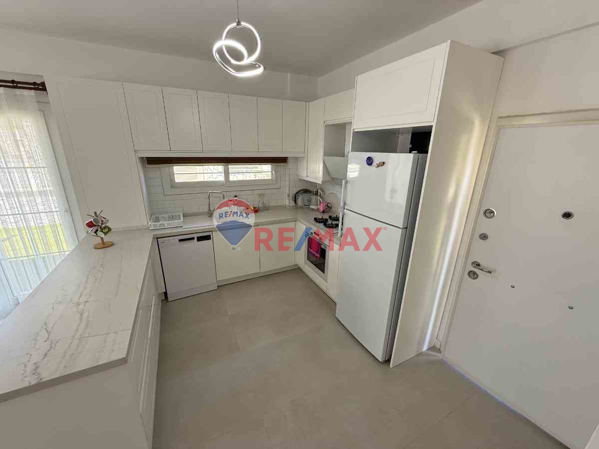 URLA ZEYTINLERDE ÖZEL HAVUZLU SIFIR EŞYALI KIRALIK VILLA