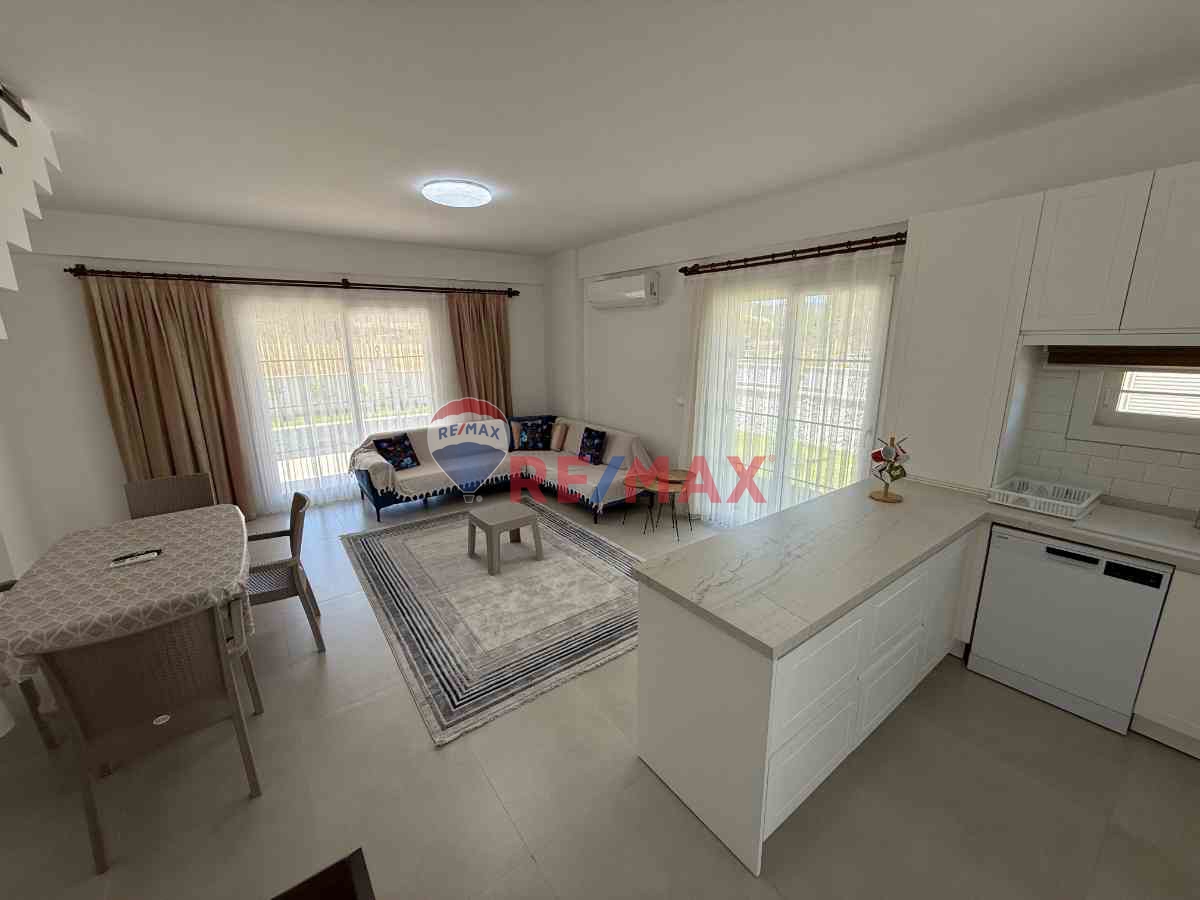 URLA ZEYTINLERDE ÖZEL HAVUZLU SIFIR EŞYALI KIRALIK VILLA