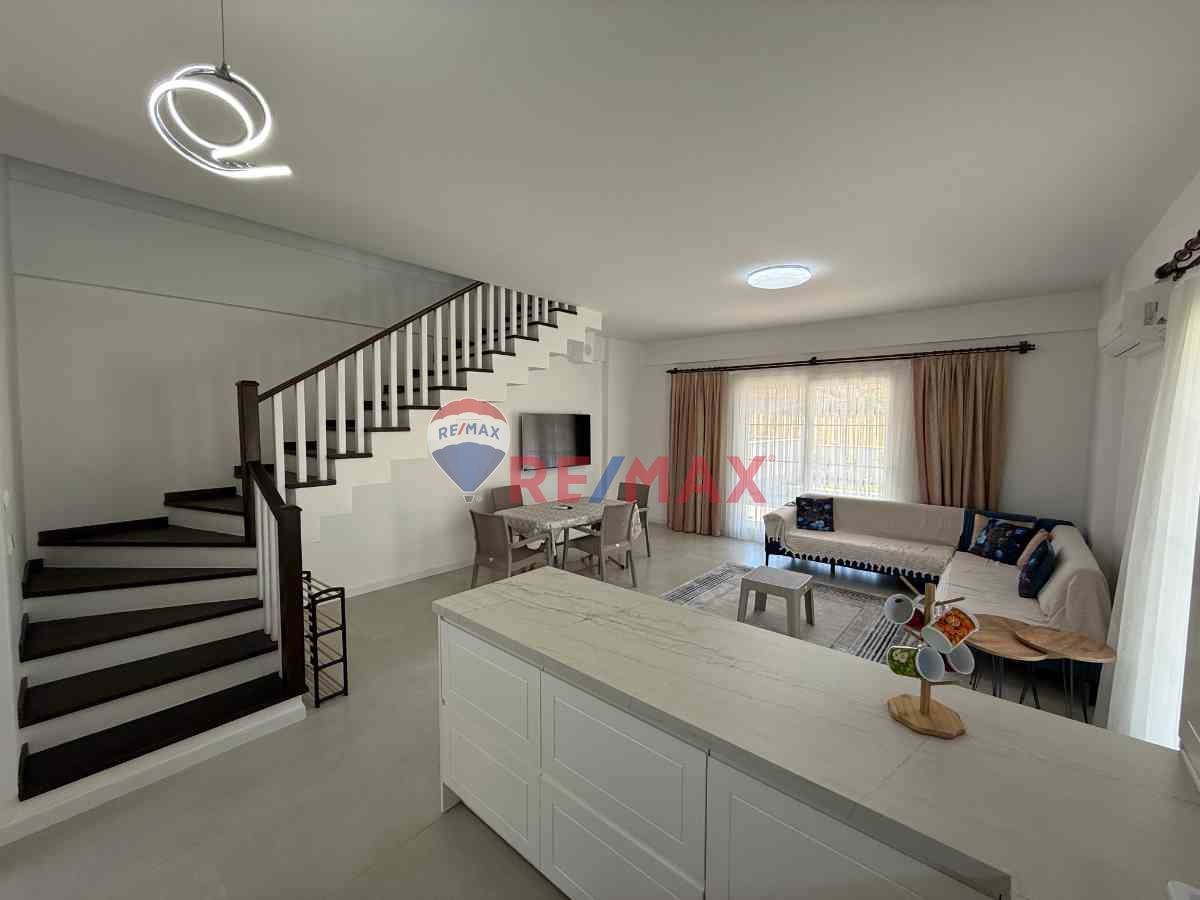 URLA ZEYTINLERDE ÖZEL HAVUZLU SIFIR EŞYALI KIRALIK VILLA