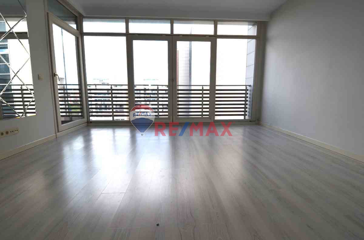 REMAX PROF SANCAKTEPE SİNPAŞ AQUA CITY 2010 KİRALIK HAVUZ CEPHELİ BALKONLU 2+1 DAİRE