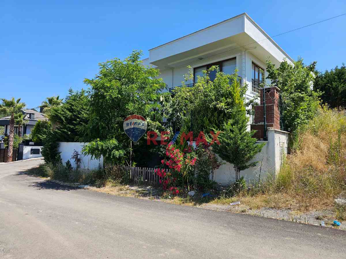 ŞİLE'DE 5+2 HAVUZLU BARBEKÜLÜ EŞYALI MÜSTAKİL DUBLEKS VİLLA