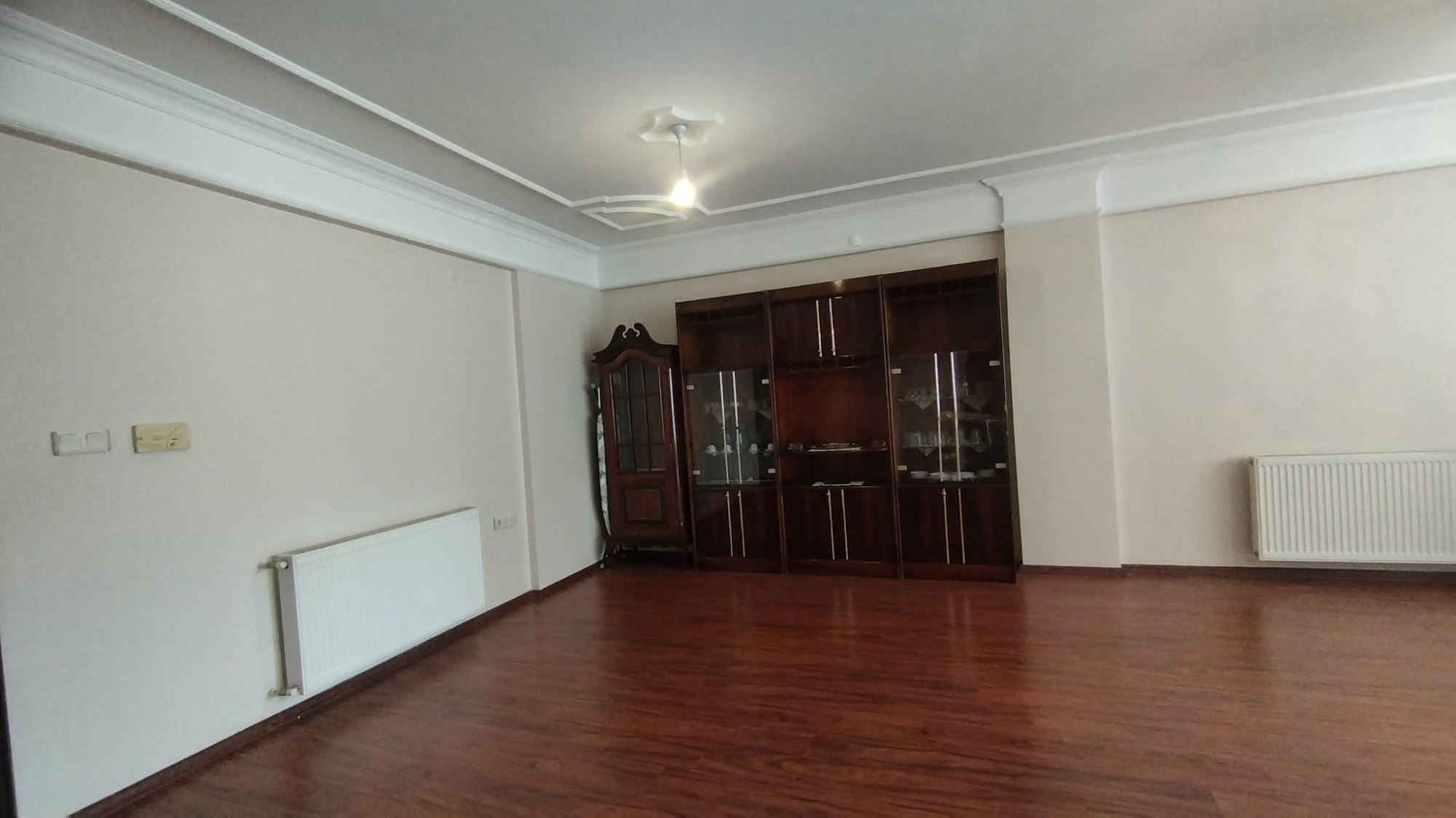 BURHANİYE MERKEZDE CADDE ÜZERİNDE OFİS VE DAİRE  KULLANIMINA UYGUN  SATILIK 2+1 