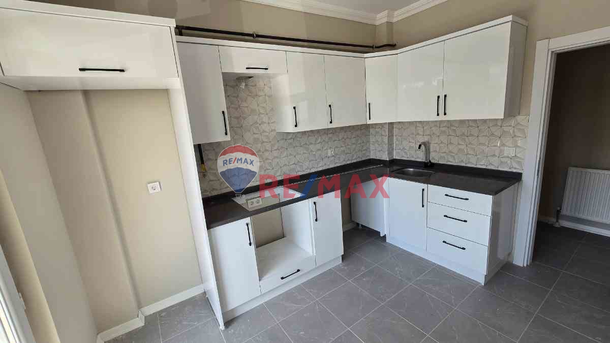 PEHLİVANKÖY MERKEZDE SATILIK 2+1 YENİ DAİRE