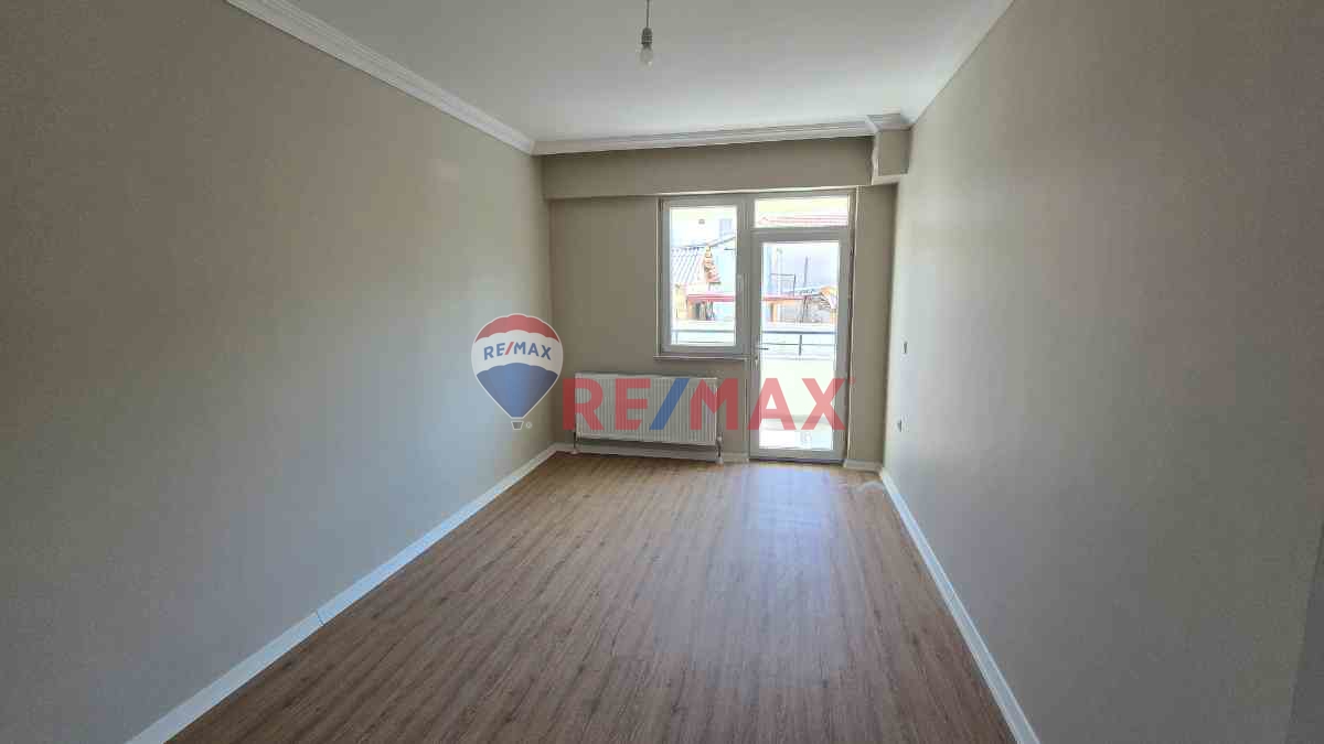 PEHLİVANKÖY MERKEZDE SATILIK 2+1 YENİ DAİRE