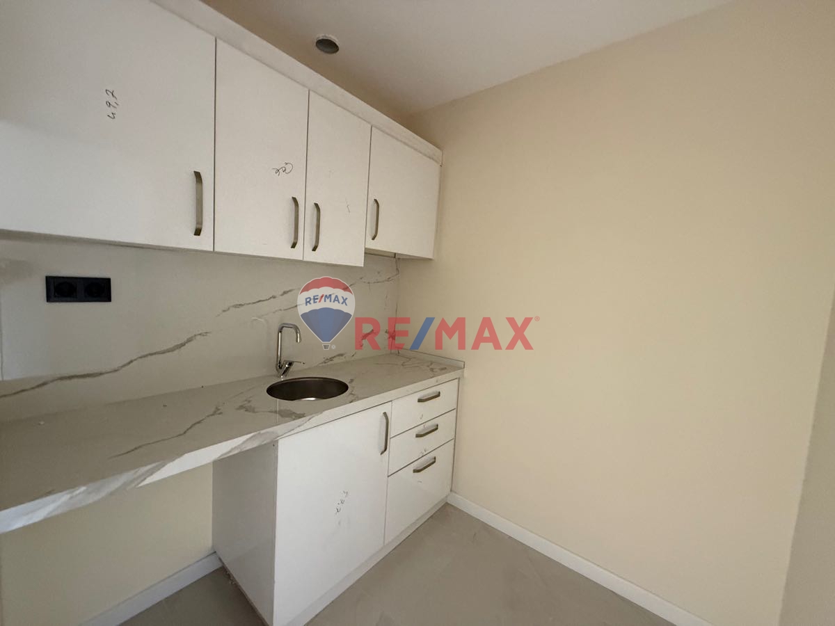 İZMİT MARS AVM’DE İÇİ FULL YAPILI OFİS VE BÜRO