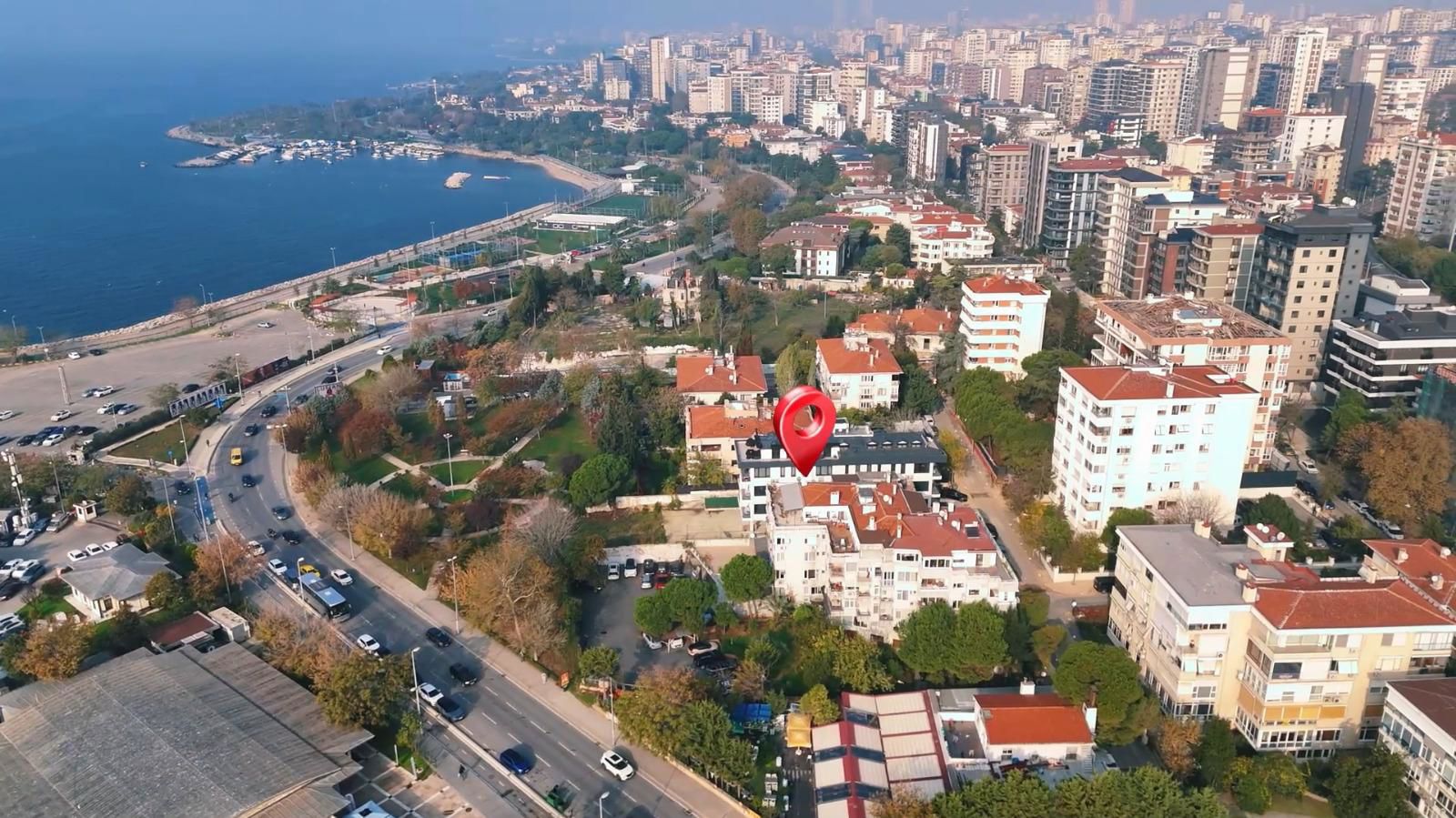 KADIKÖY SAHIL YOLU SATILIK 3+1 SITE IÇINDE GENIŞ KULLANIŞLI ARA KAT DAIRE