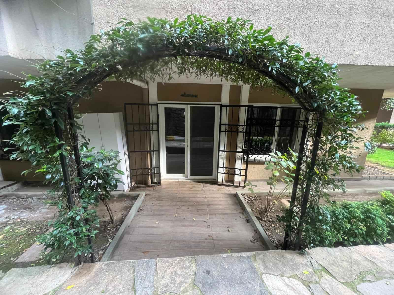 GÜVENLIKLI YÜZME HAVUZLU KATLI OTOPARKLI SITEDE 2+1 BAHCE KATI