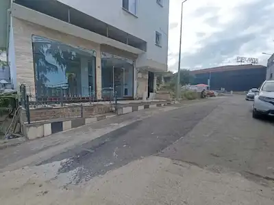 PELİTLİ'DE ÇİMENLİ KASABI ARKASI WC-LAVABOLU OFİS-DÜKKAN-DEPO
