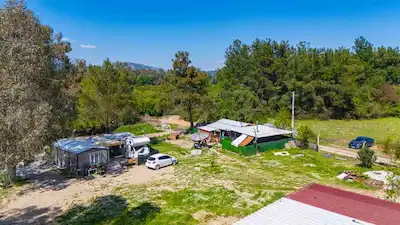 KONYAALTI/ÇAKIRLAR AYDINLIK MAHALLESİ'NDE 12.800M² CARAVAN PARKI VE RESTAURANT DEVREN KİRALIK