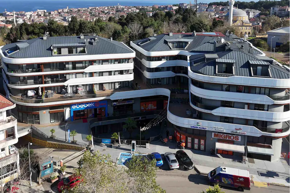 ŞİLE'NİN PRESTİJLİ SİTESİ İDEALİST CAD. MİGROS KİRACILI DÜKKAN