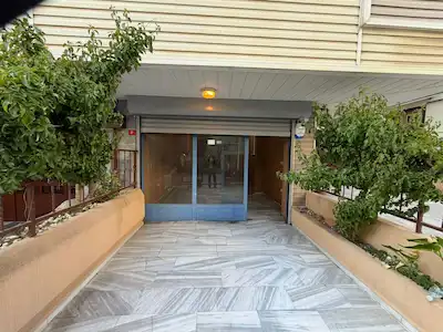 ALTAYÇEŞME'DE ÖN BAHÇE KULLANIMLI KİRALIK DÜKKAN / OFİS