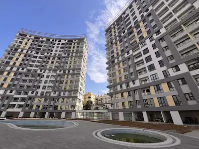 KARTAL FLORA DELUX SITESINDE 3 CEPHELI KÖŞE DAIRE 2+1