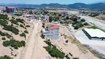 KORKUTELI KARGALIKTA 410 M² SATILIK ARSA