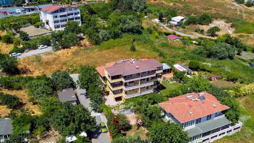 BEYLİKDÜZÜ’NDE 945M2 , 3 KATLI, 7 DAİRE MÜSTAKİL BİNA