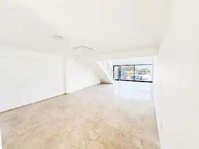 🏢 YENİBOĞAZİÇİ – İSKELE ANAYOL ÜZERİ KİRALIK SENDELİ DÜKKAN