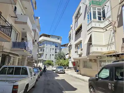 BALÇOVA EĞİTİM MAHALLESİ'NDE TADİLATLI, MASRAFSIZ 3+1