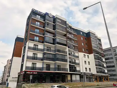 REMAX ARTIS'TEN KOMBINA İNCI BULVARDA KIRALIK LÜKS 2+1 DAIRE