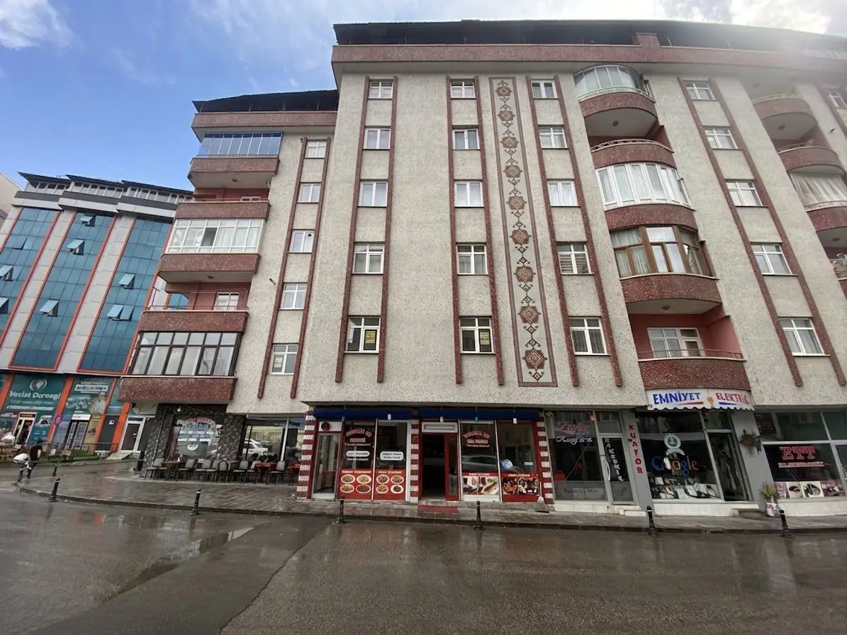 REMAX ARTIS'DEN YONCALIK'TA SATILIK İŞ YERI
