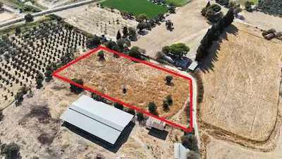 FOÇA GERENKÖY’DE 7.316,21 M² TARLA