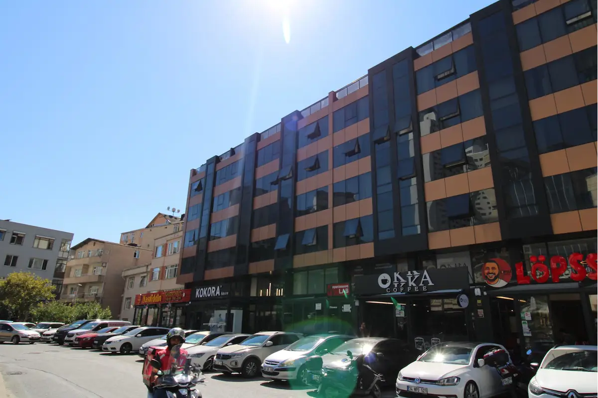 REMAX EBRU'DAN ÖZDİLEK PARK AVM ARKASI LEVENT POİNT REZİDANSTA 3