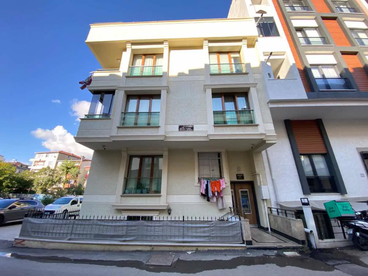 ÇEKMEKÖY MEHMET AKİF MAH. 3+1 GENİŞ ARAKAT SATILIK DAİRE