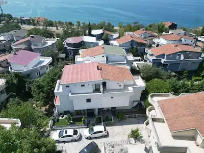 GÜRPINARDA DENIZ MANZARALI, BAŞTAN SONA YENILENMIŞ ÖZEL VILLA