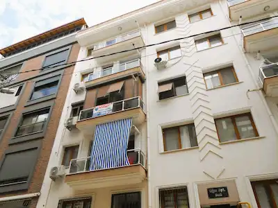 DEMIRKÖPRÜ IZBANA -ORDU CAD-CIHAT KORA LIS. YAKIN KIRALIK 2+1 DAIRE