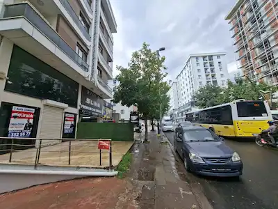 PENDİK GÜLLÜBAĞLAR TANDOĞAN CD ÜZERİ 180 M2 KİRALIK VİTRİN DÜKKAN