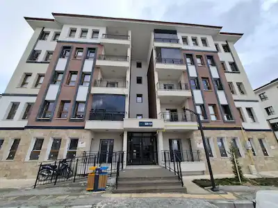 RE/MAX DEĞİŞİM-AKSARAY TOKİ 3.ETAP YOLÜZERİ SATILIK ARAKAT DAİRE