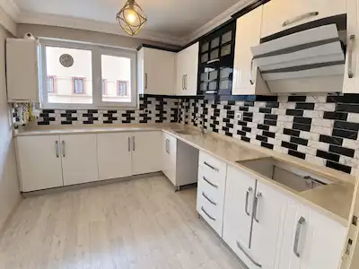 REMAX ARTIS'DEN YENIŞEHIR'DE SATILIK 3+1 BODRUM DAIRE