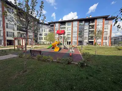 REMAX MYRA'DAN SAĞLIKKENT SİTESİNDE GİRİŞ KAT 3+1 AYRI MUTFAKLI
