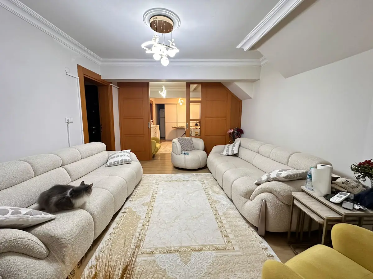 REMAX KAYA ERAY'DAN EYÜP EMNİYETTEPE'DE 4+1 SATILIK GENİŞ DAİRE 3