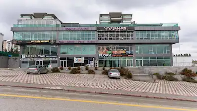 YAŞAMKENT'DE CADDE ÜZERİ KİRALIK DÜKKAN / MAĞAZA