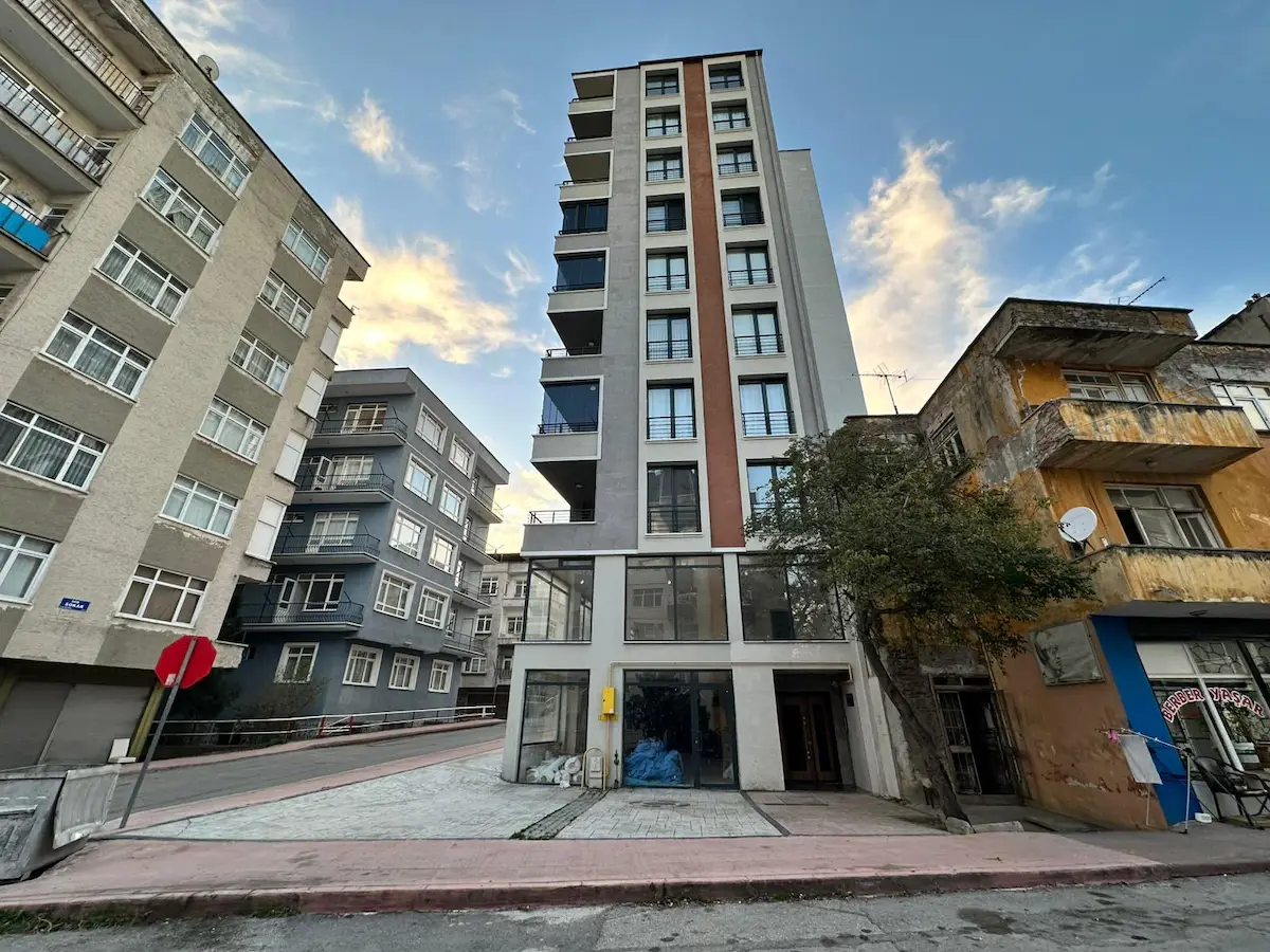 REMAX PARLA BARLAS GÜRLER'DEN LİMAN MH.'DE SATILIK LÜKS 2+1