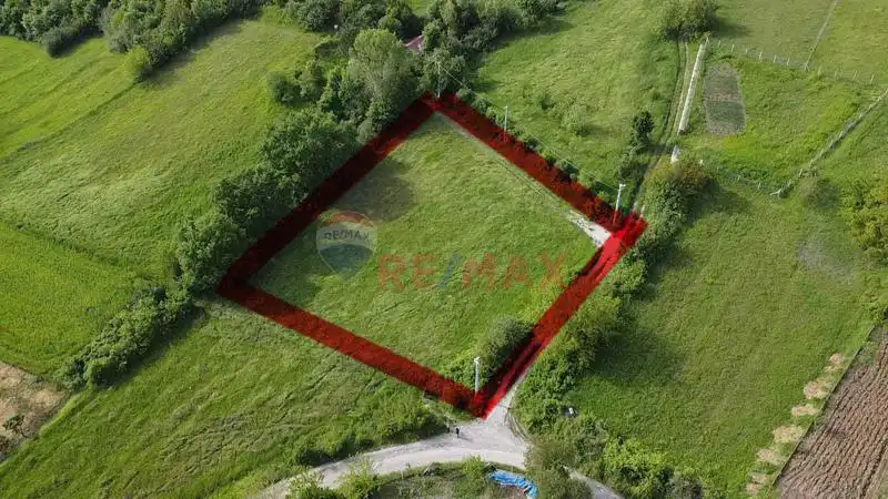 REMAX KANYON AVCIKÖYDE TARLA 3500M2