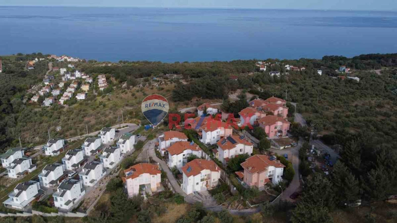 ÇANAKKALE TAVAKLI'DA DOĞA İÇERİSİNDE DENİZ MANZARALI SATILIK VİLLA