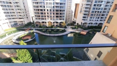 SİNPAŞ ALTINORAN GÖL EVLERİ HAVUZ MANZARALI EŞYALI 1,5+1  KİRALIK ARA KAT DAİRE