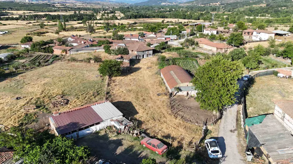 ÇANAKKALE ÇAN TEPEKÖY SATILIK KAGIR EV VE GENIŞ ARSASI