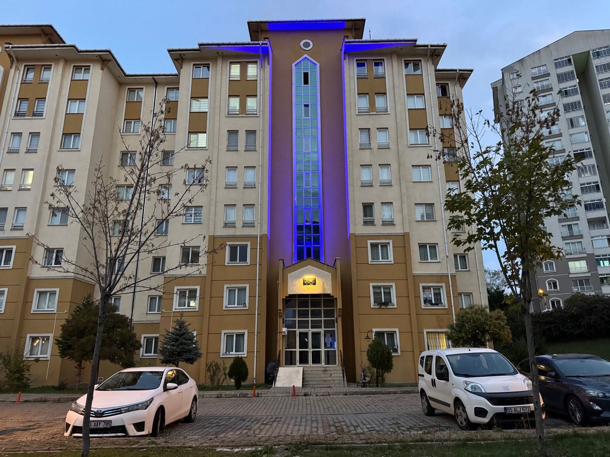 ULUGAZİ TOKİ KONUTLARI SATILIK 3+1 DAİRE