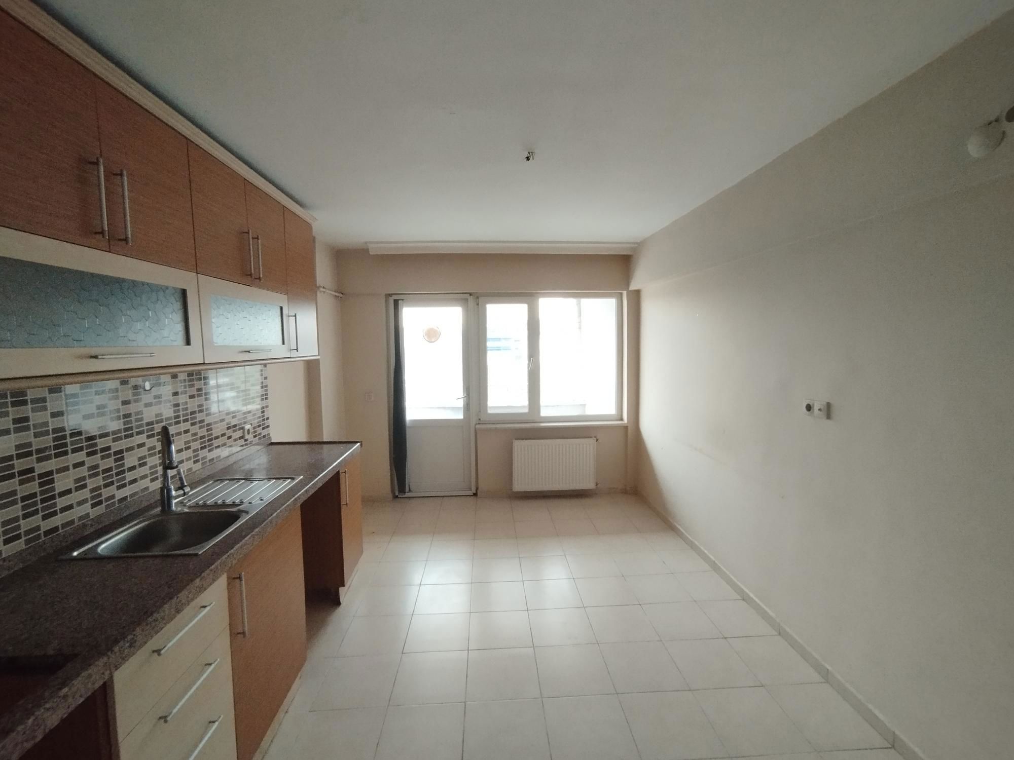 ERTUĞRUL MAHALLESİ KOÇ ORTA OKULU YAKININDA 3+1 KİRALIK DAİRE 